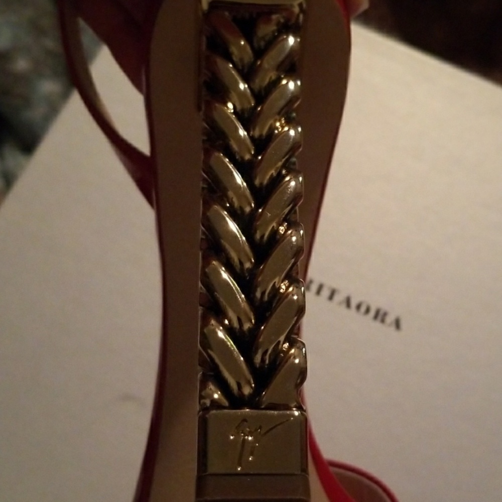 High heels - Picture 3 of 5